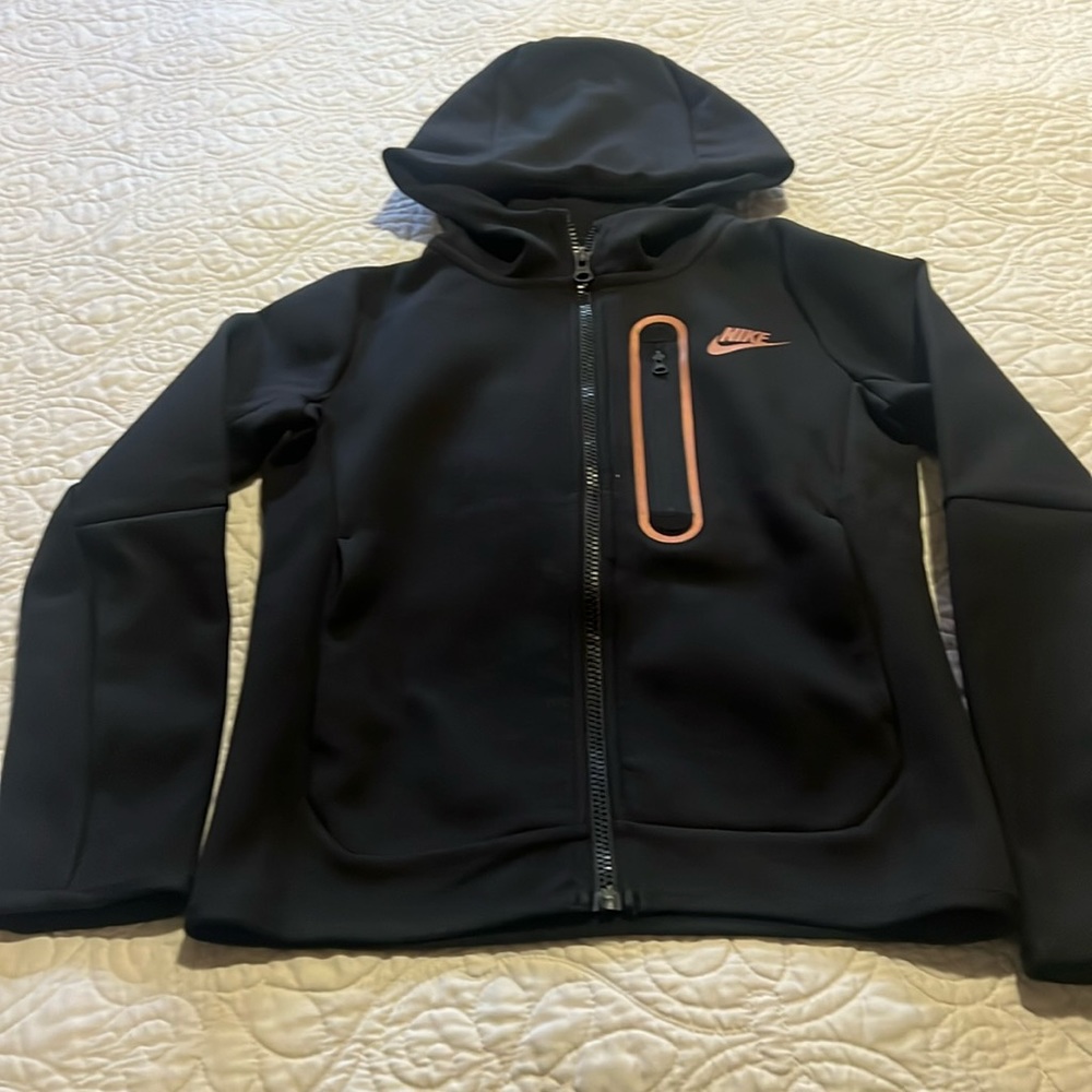 Nike tech